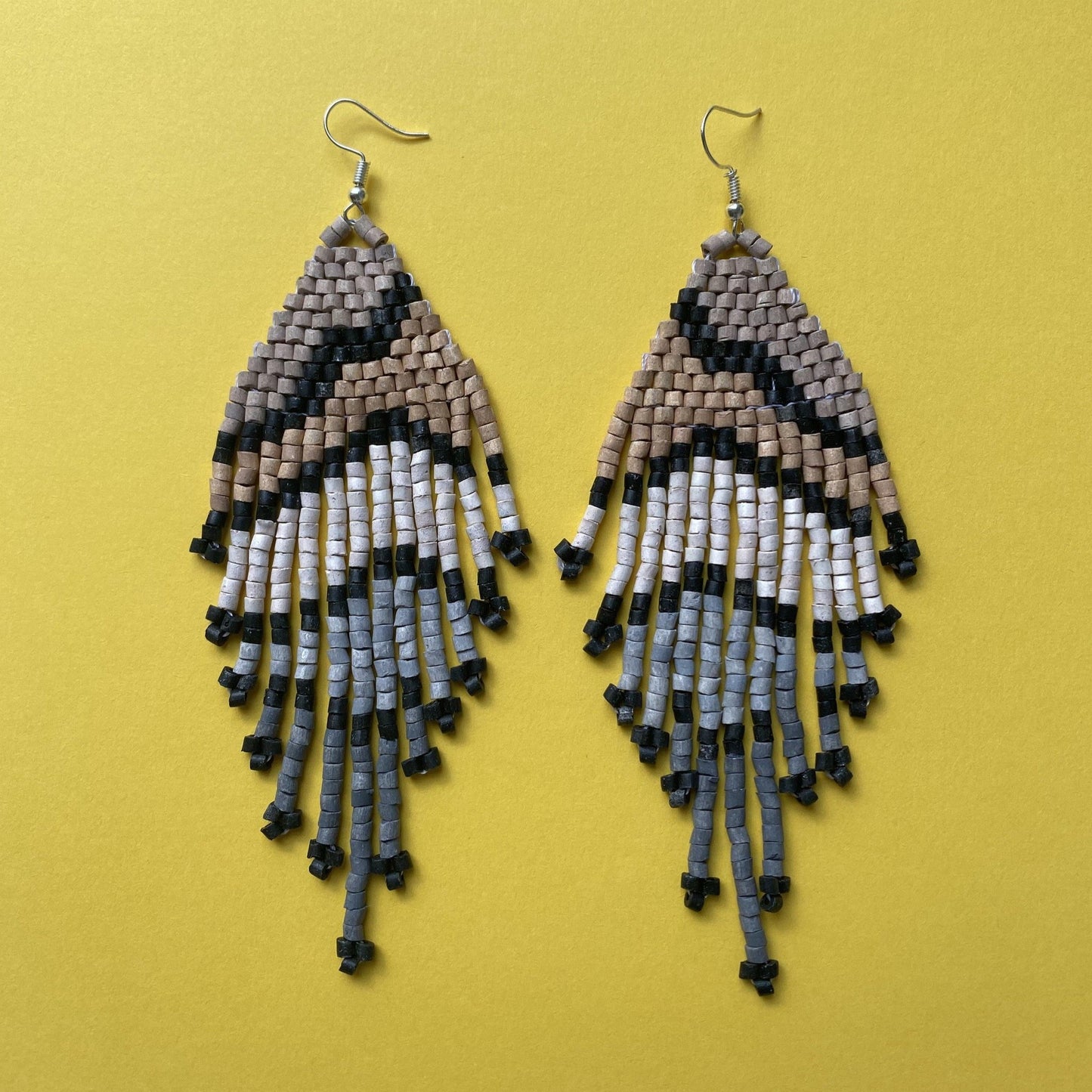 Pendientes colgantes largos con cuentas - "Tikal Synergy Earth Layers", hechos a mano