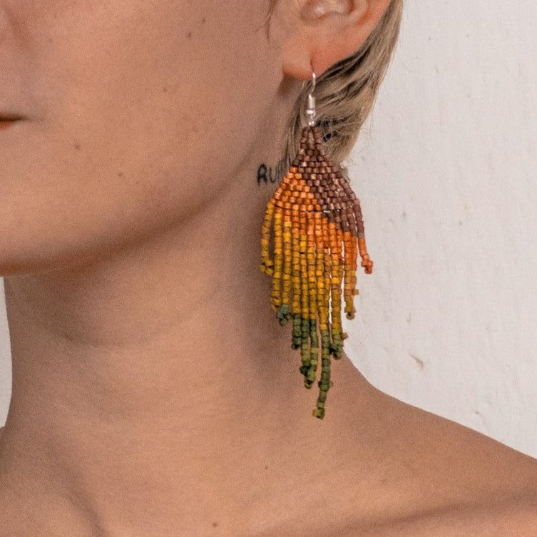 Pendientes colgantes con cuentas ligeras - "Lean Tikal Synergy", hechos a mano