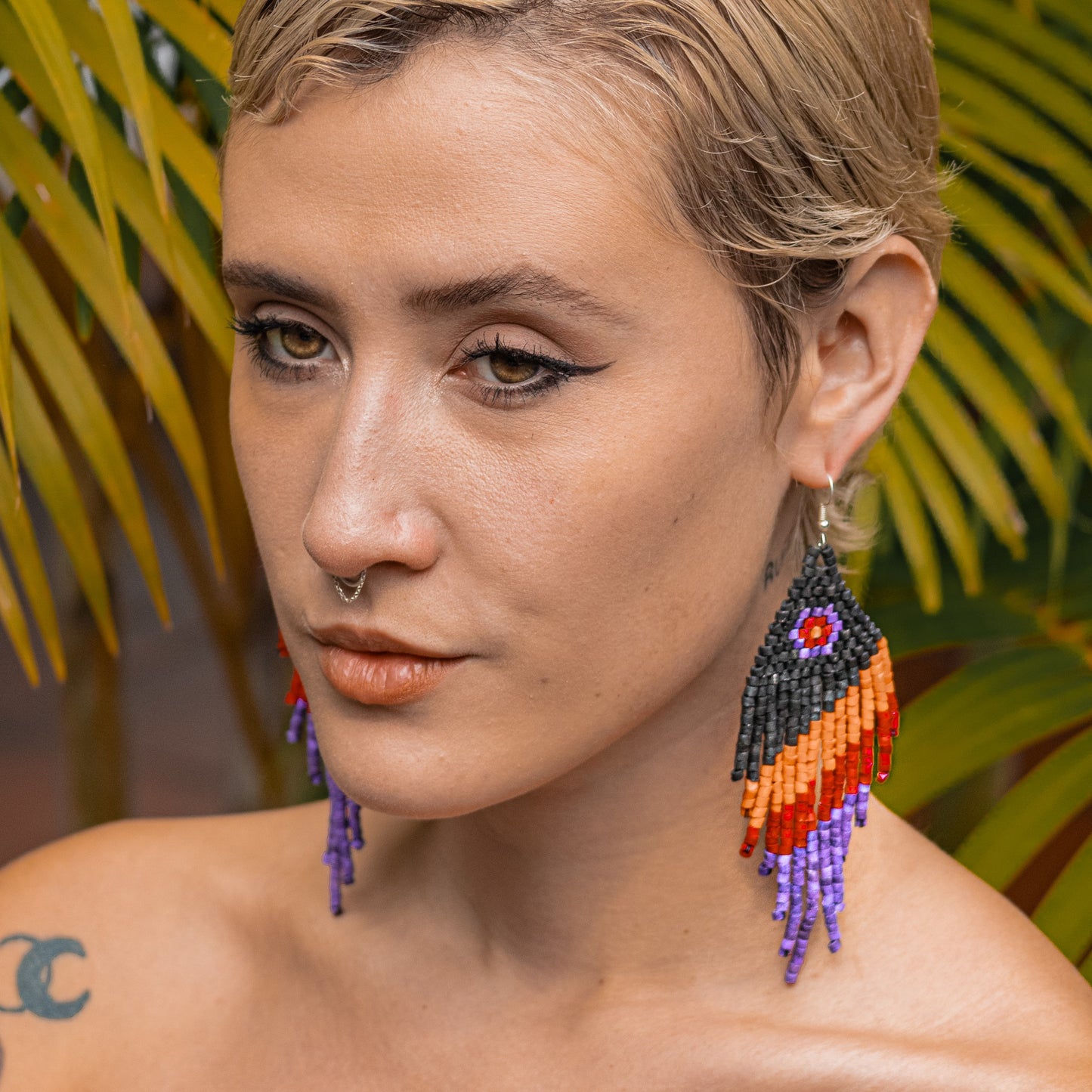 Pendientes colgantes largos con cuentas - "Tikal Synergy Spot", hechos a mano