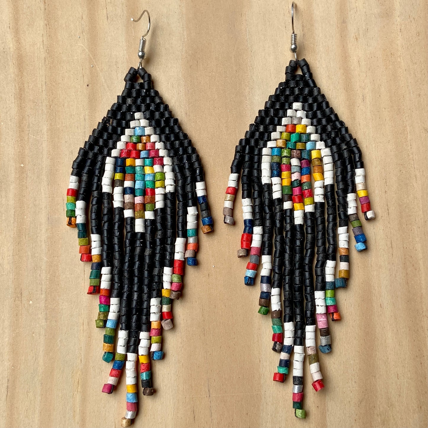Pendientes colgantes largos con cuentas - "Tikal Diamond", hechos a mano