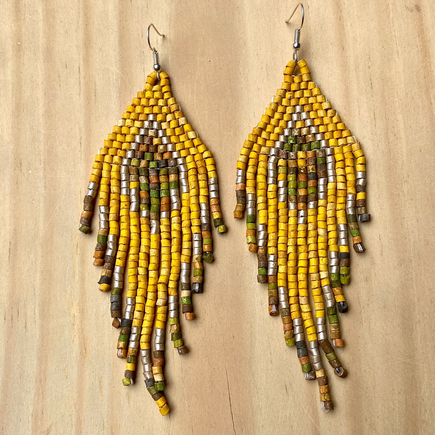 Pendientes colgantes largos con cuentas - "Tikal Diamond", hechos a mano