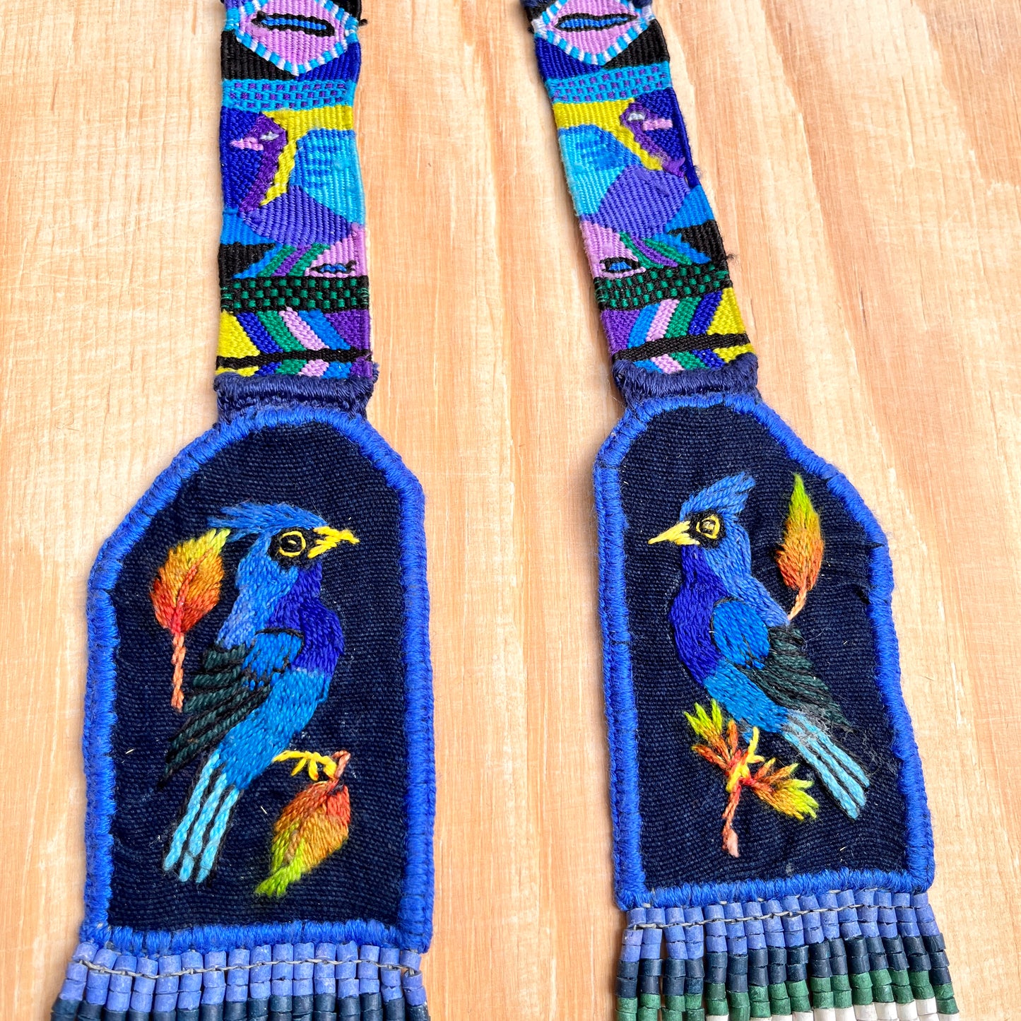 Collares de Pájaros Bordados a Mano - "Santiago x Zunil"