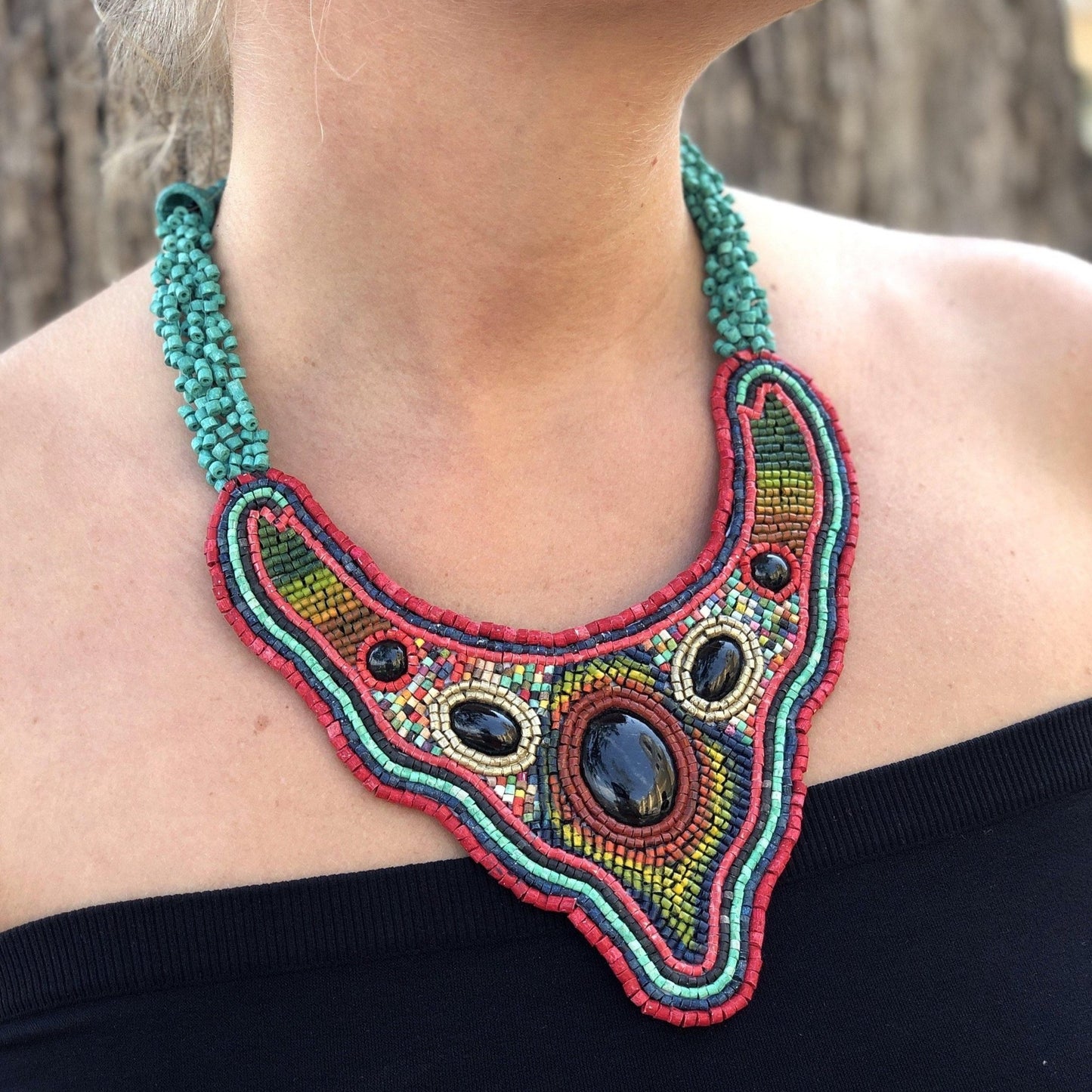 Embroidered Necklaces with Jade - "Bordado Fantástico"