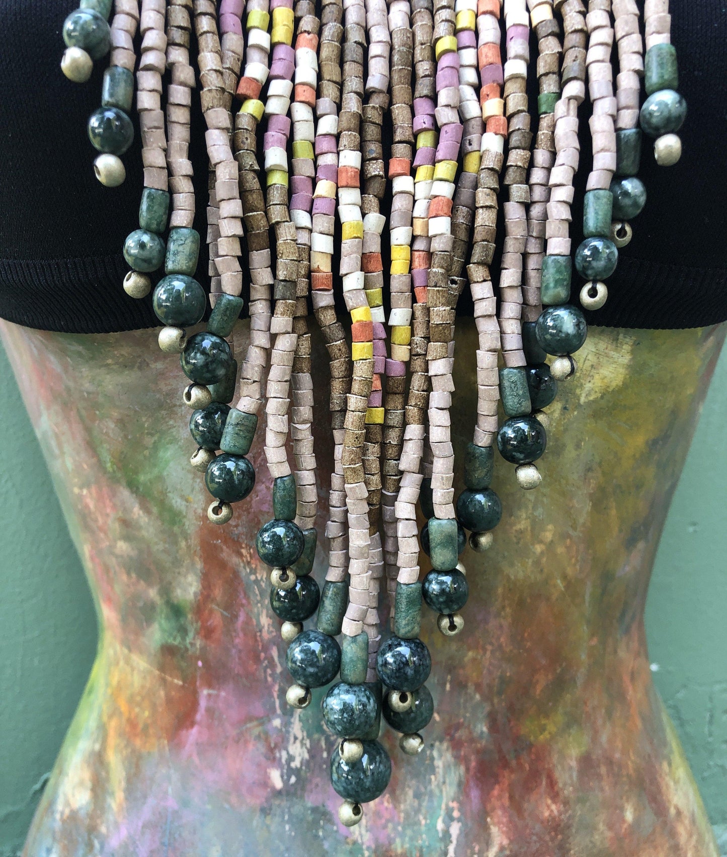Exclusivo Collar de Jade con Textil Vintage - "K'abel"
