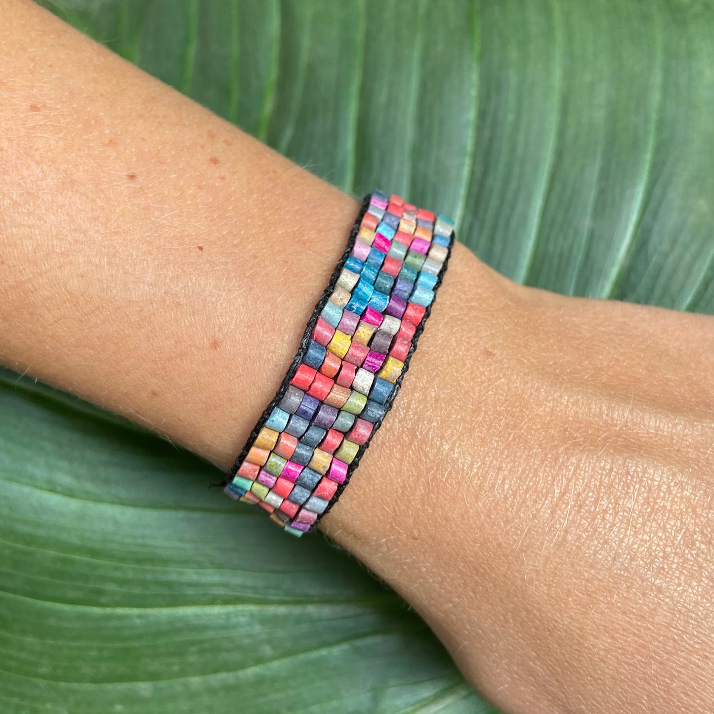 Pulsera tejida con cuentas - "Tejido", hecha a mano