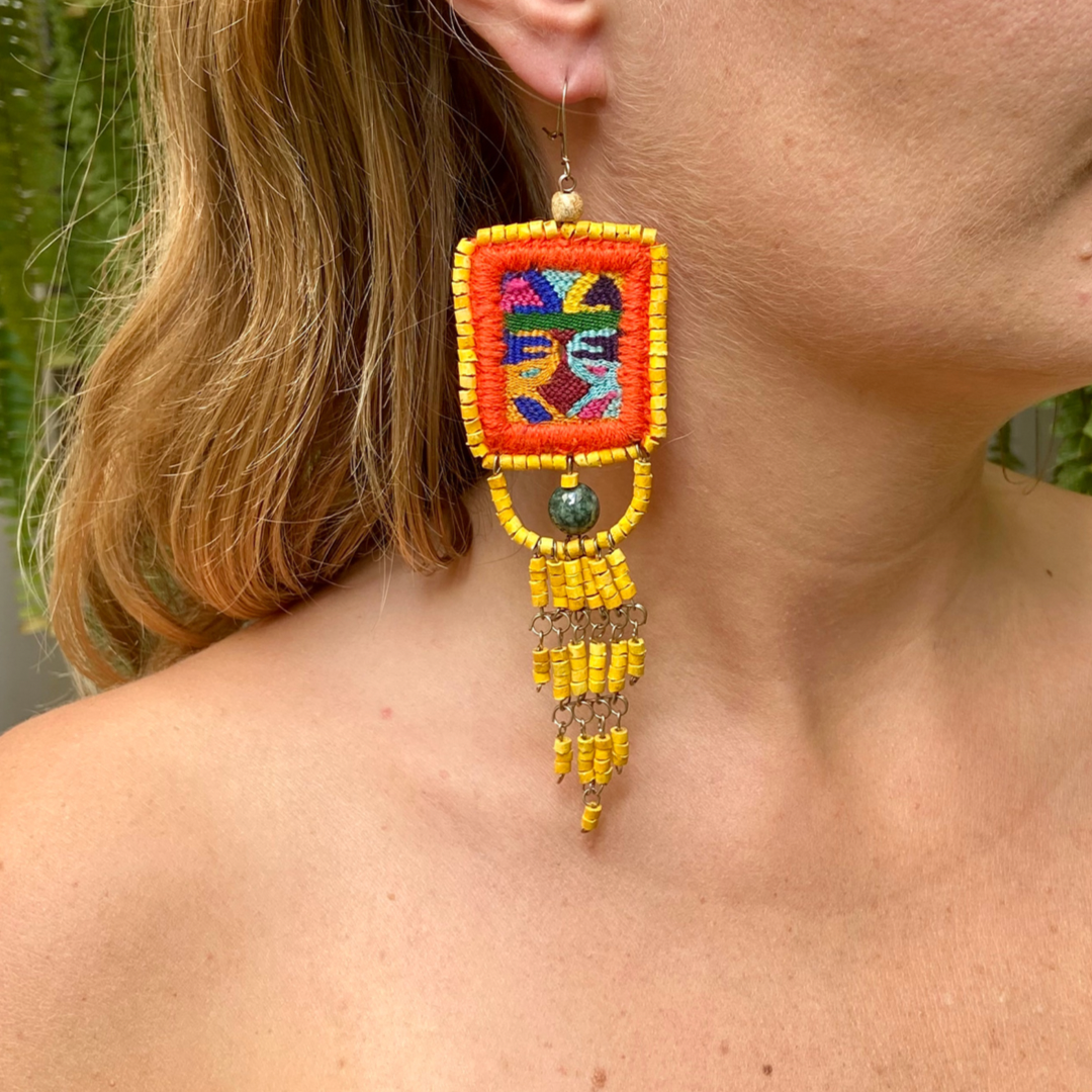 Bordados, Cuentas, Pendientes Colgantes con Jade - "Copán Jade", hecho a mano