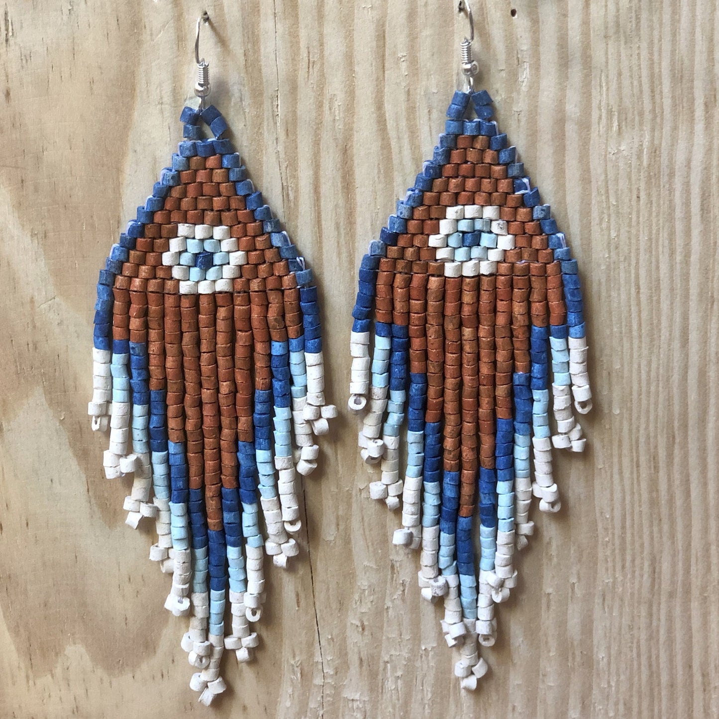 Pendientes colgantes largos con cuentas - "Tikal Spot", hechos a mano