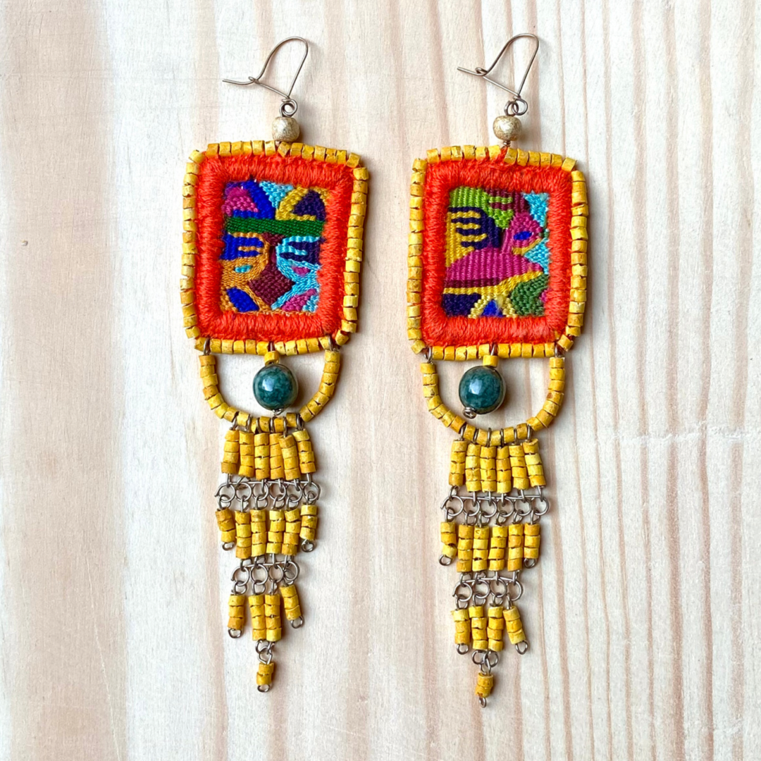 Bordados, Cuentas, Pendientes Colgantes con Jade - "Copán Jade", hecho a mano