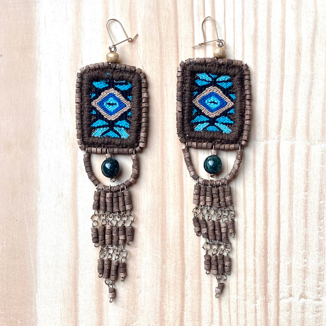 Bordados, Cuentas, Pendientes Colgantes con Jade - "Copán Jade", hecho a mano