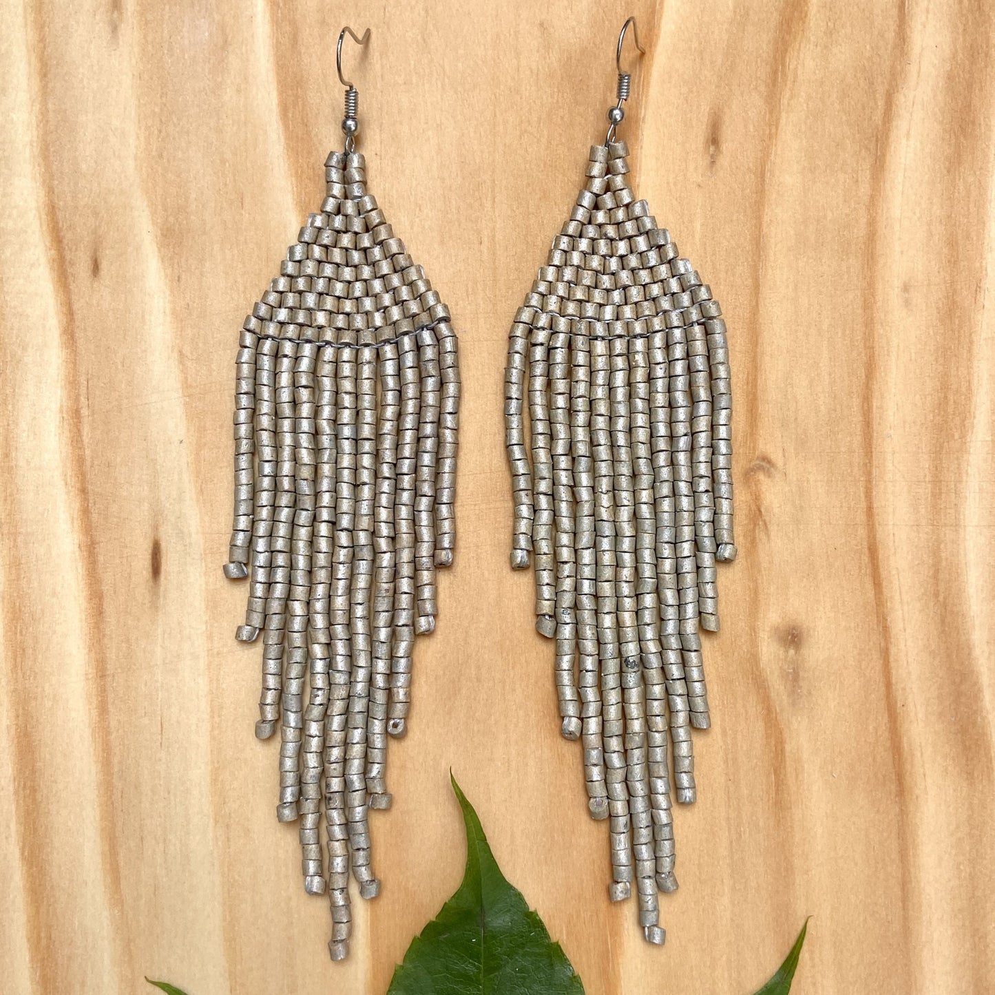 Aretes con flecos y cuentas - "Slim Tikal Jun"
