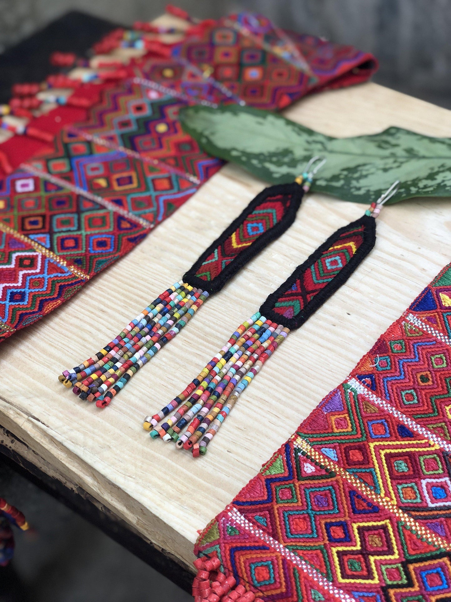 Itzá - Dark Multicolor