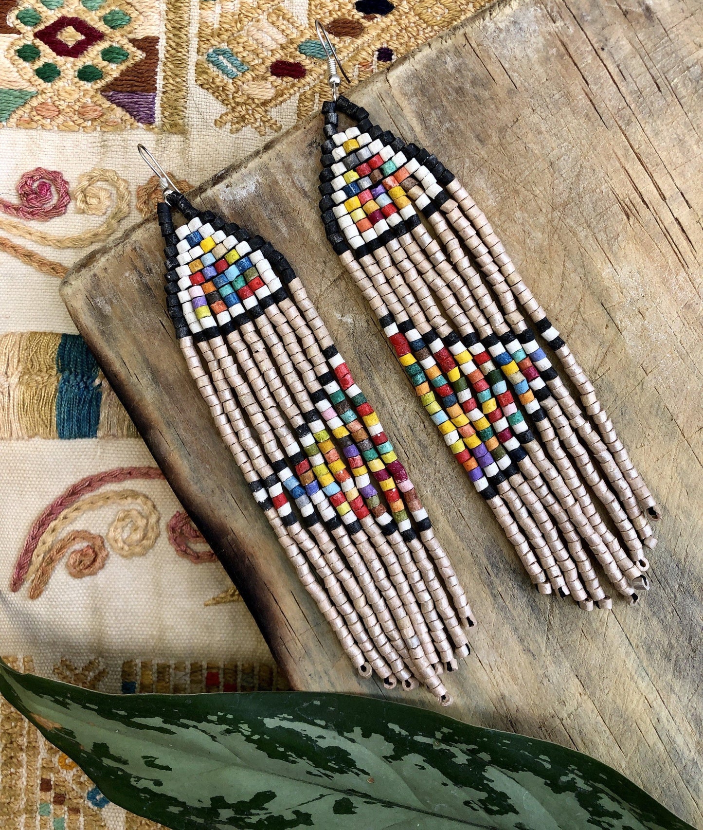 Pendientes colgantes largos con cuentas - "Long Tikal Harmony", hechos a mano