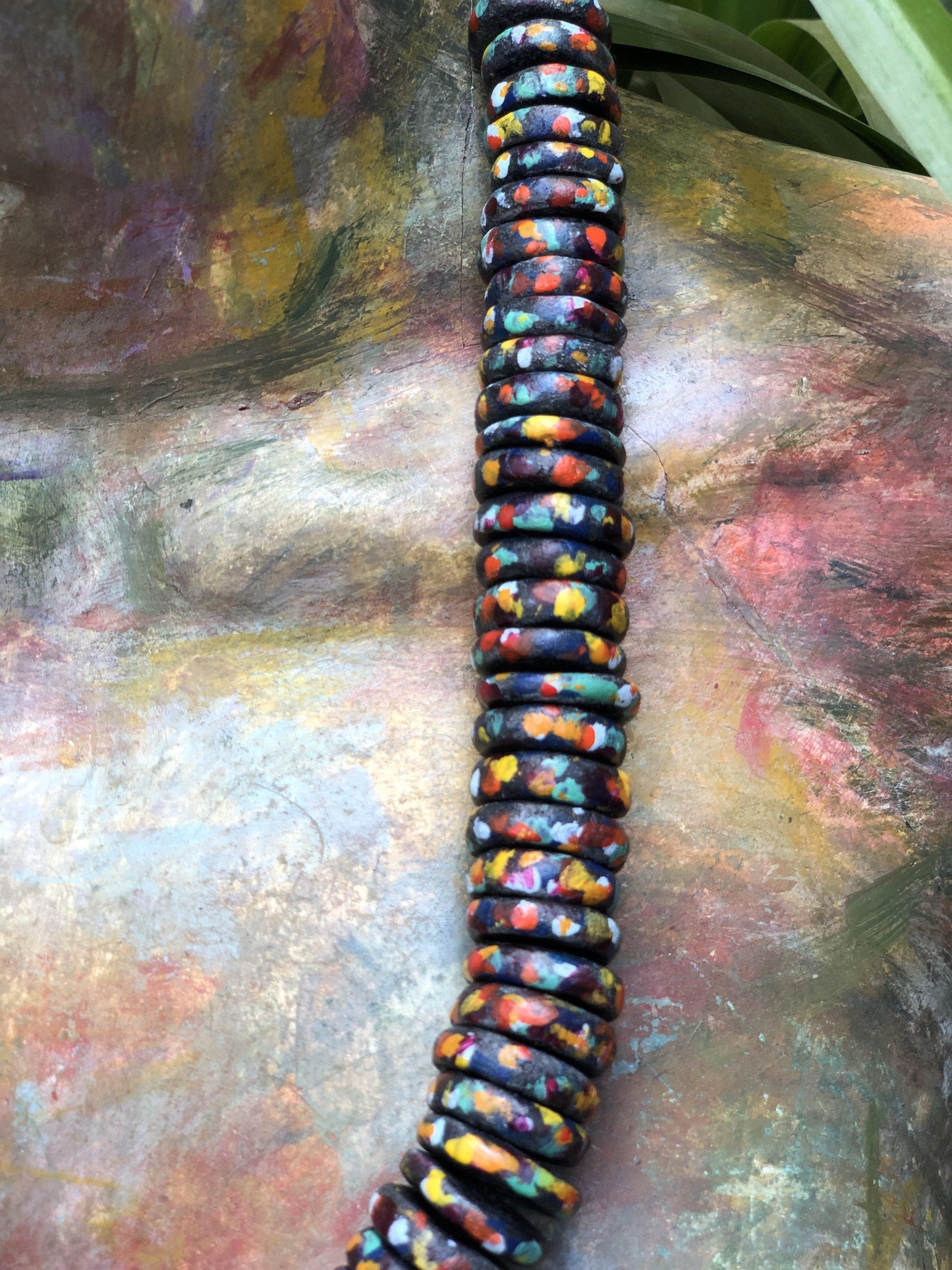 Collares de cuentas de esculturas pintadas - "Mkufu"