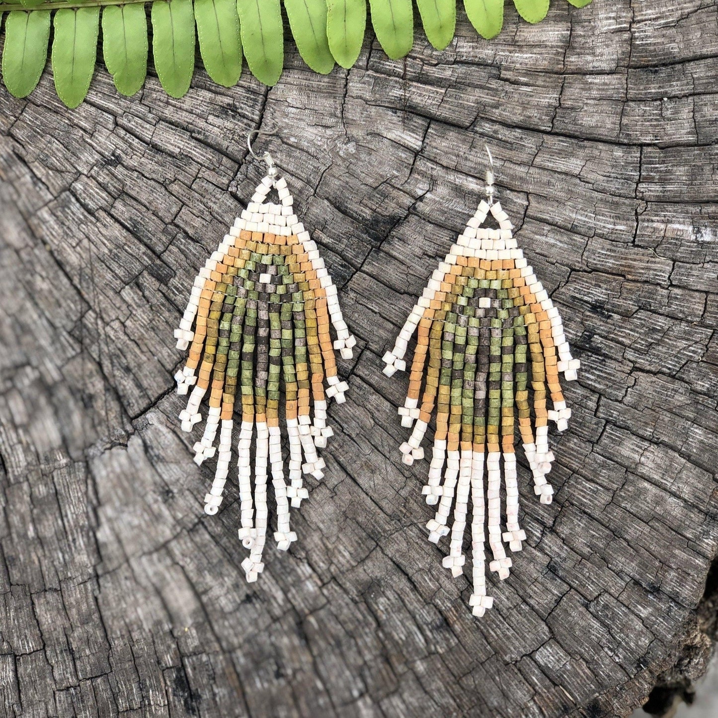 Pendientes colgantes largos con cuentas - "Tikal Fossils", hechos a mano