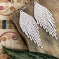 Pendientes colgantes largos con cuentas - "Tikal Jun White", hechos a mano
