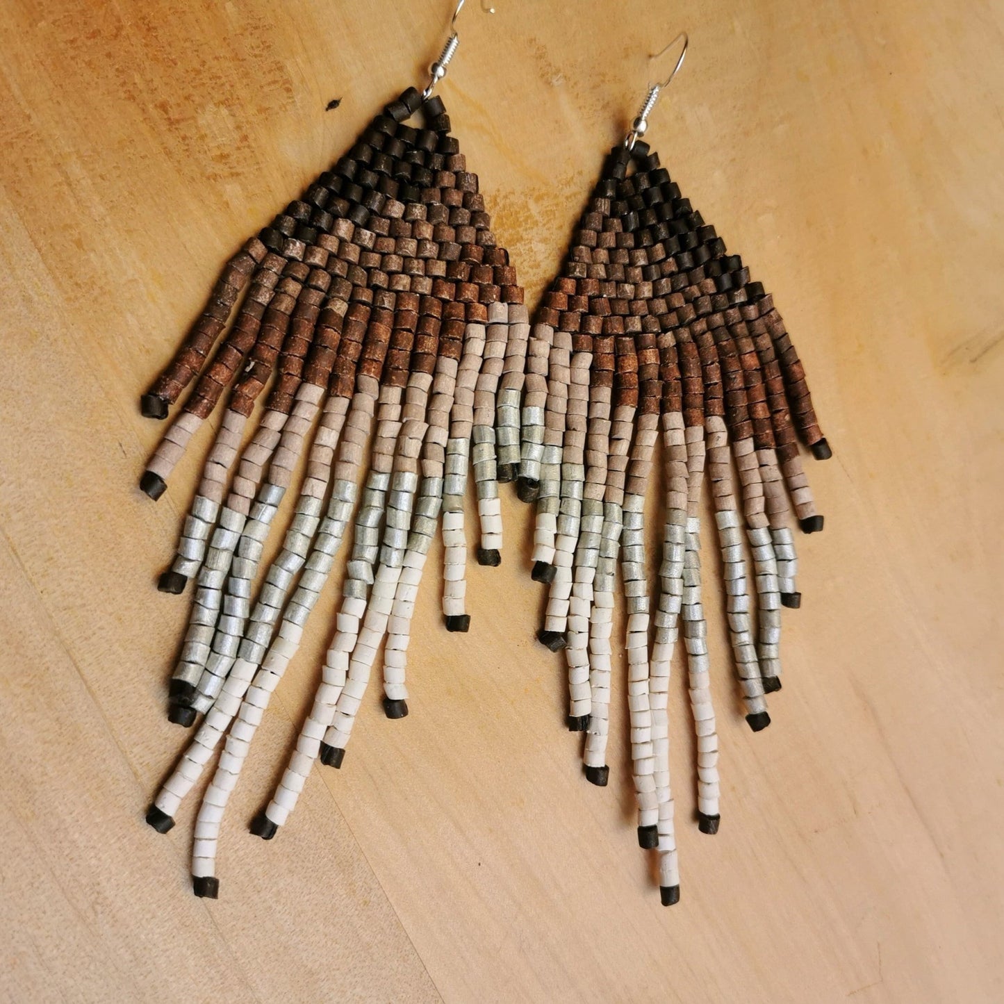 Pendientes colgantes largos con cuentas - "Tikal Synergy", hechos a mano