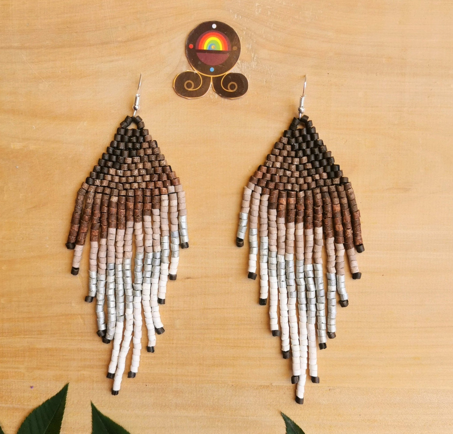 Pendientes colgantes largos con cuentas - "Tikal Synergy", hechos a mano