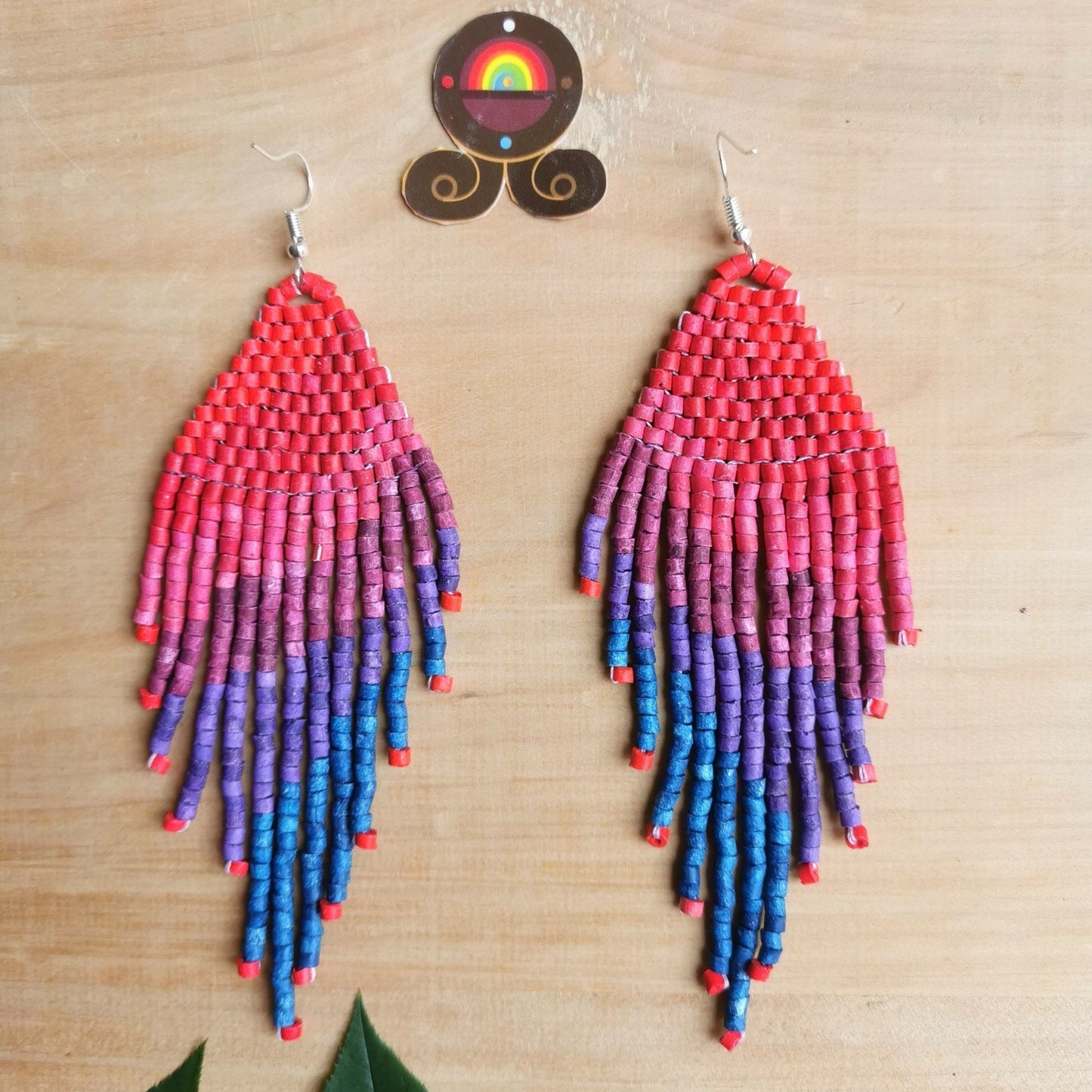 Pendientes colgantes largos con cuentas - "Tikal Synergy", hechos a mano