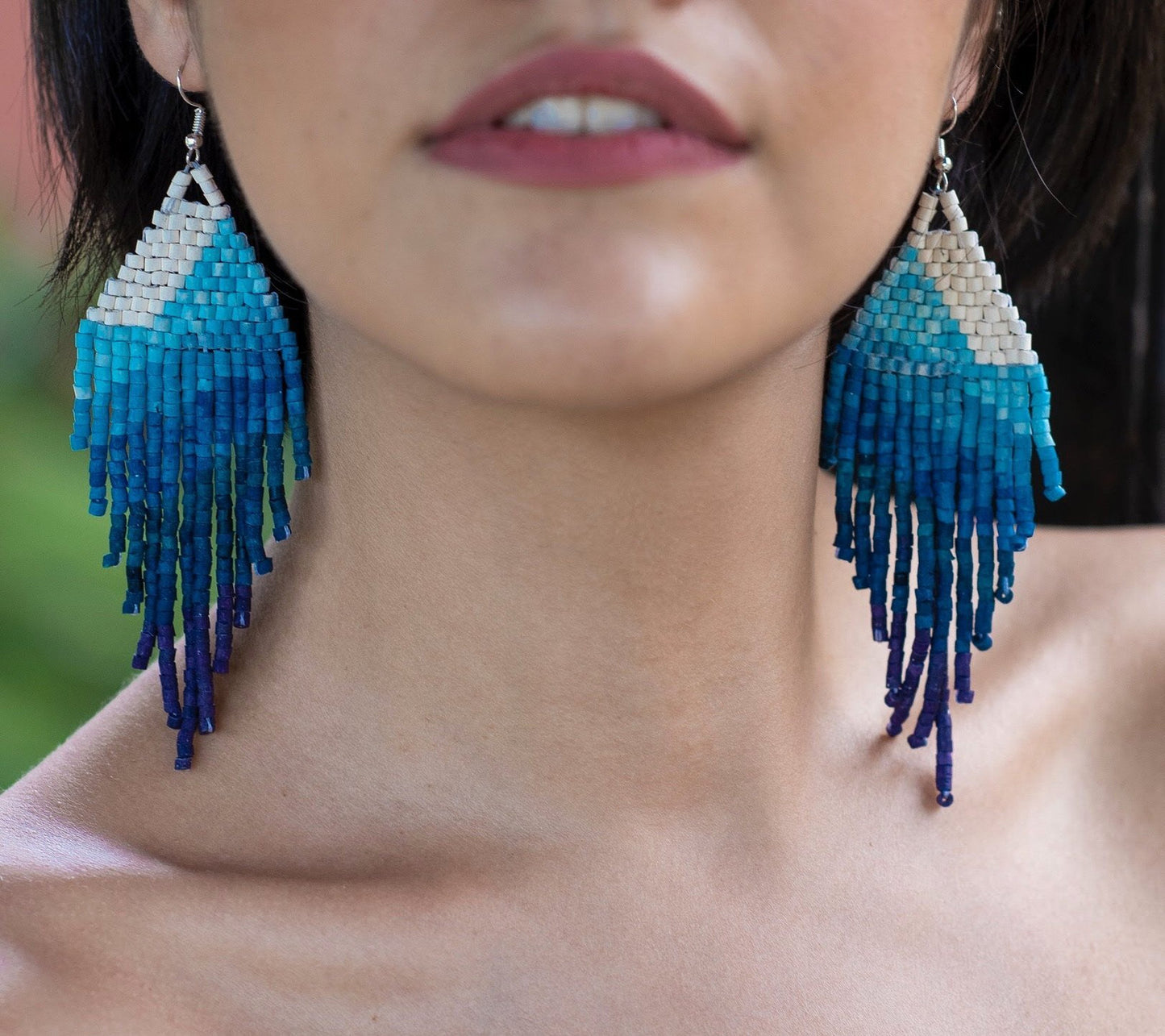 Pendientes colgantes largos con cuentas - "Tikal Synergy", hechos a mano