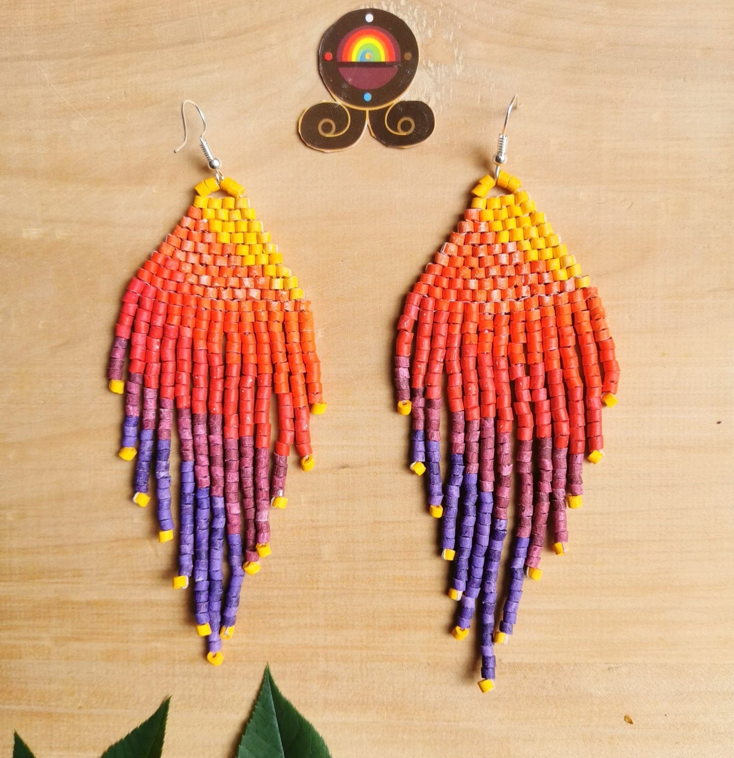 Pendientes colgantes largos con cuentas - "Tikal Synergy", hechos a mano